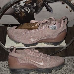 Nike Blush Pink VaporMax Sneakers sz 10
